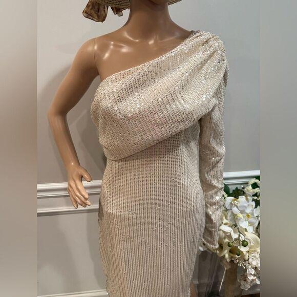 Elegant Sequins Cream One-Shoulder Dress - Picture 3 of 6